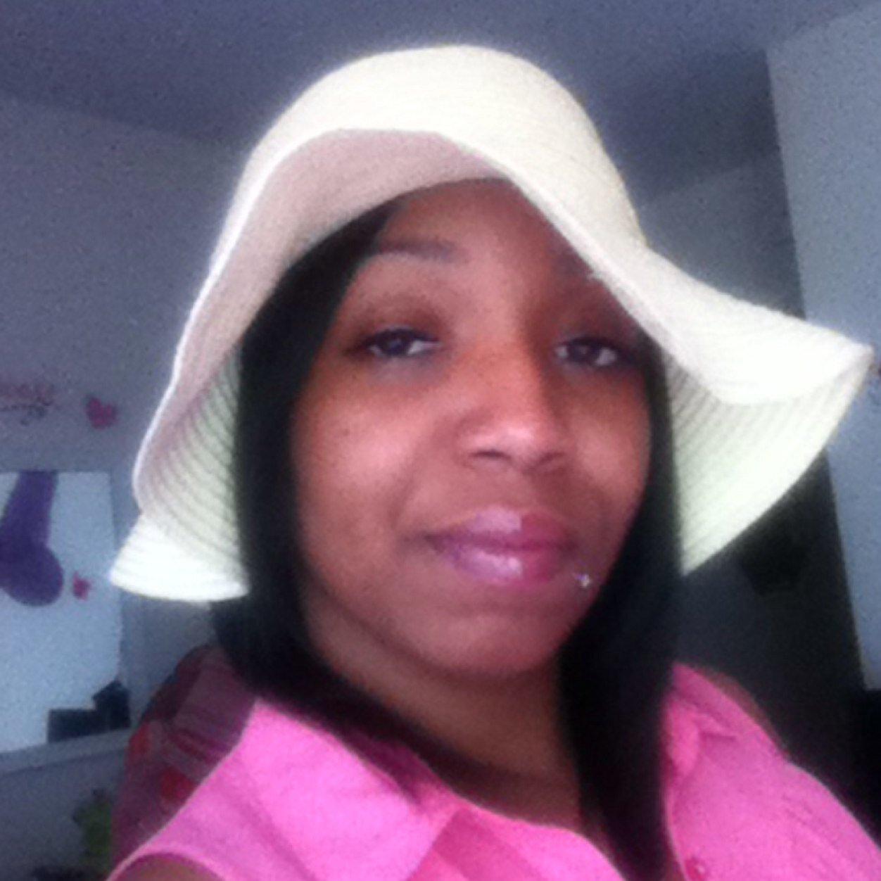 Simpl3y_LaShAi's profile picture. W3 sh0uld All stArt t0 liv3 b3f0r3 w3 g3t t00 0ld . F3Ar is stupid . S0 Ar3 r3gr3ts .*! #TeamCapricorn , #TeamGoodHair , #TeamPrettyGirls , #TeamCuffed ; ) ♥