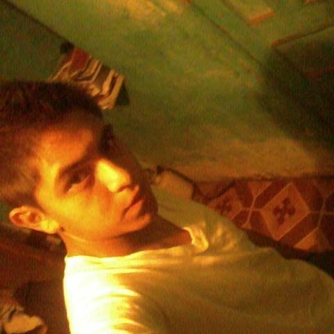 ser simplemente yo jajaj y vivir lo bueno de la vidad con los que quieran vivirla con migo jejejejej