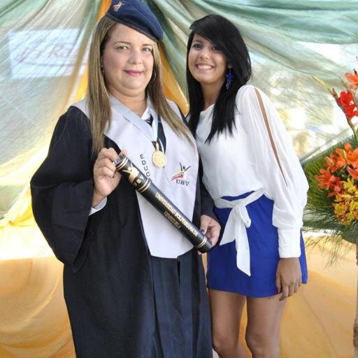 19.Estudiante de Comunicación Social(UNERG)Futura Periodista!          Confiar siempre en el ♥ Mi DIOS... lo mejor estar por llegar! :D
