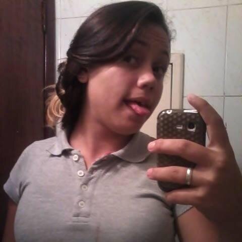 1.3 , chata, fofa , e muito feliz & sou  somente da @_alecostas2 ú.u ok ?! siga-me