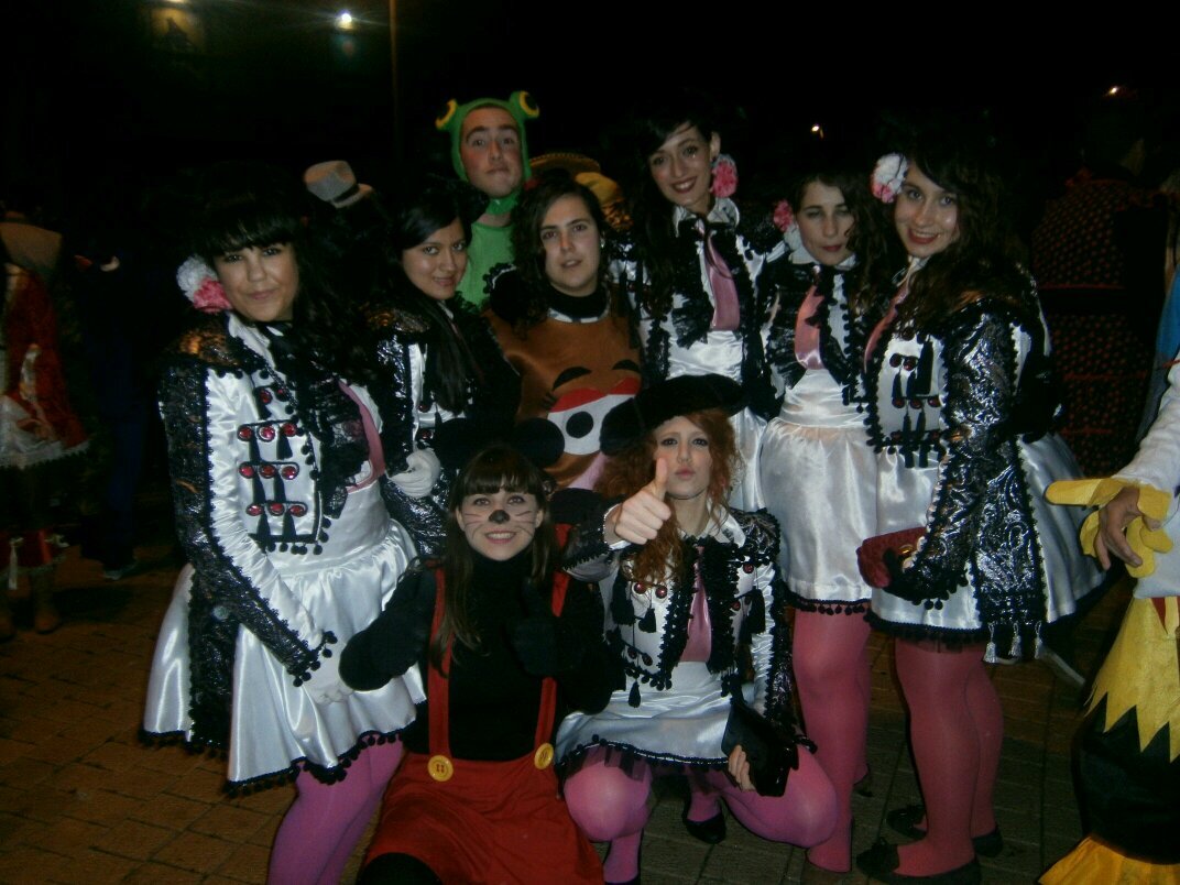 La perfección se puede rozar. (PORQUE SOMOS DIVAS CON FLOW&SWAG) Flamenco como estilo de vida. Nosotras mandamos. Jeje