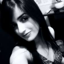 soñadora, responsable, cariñosa, amable, y todo lo bonito que hay jaja