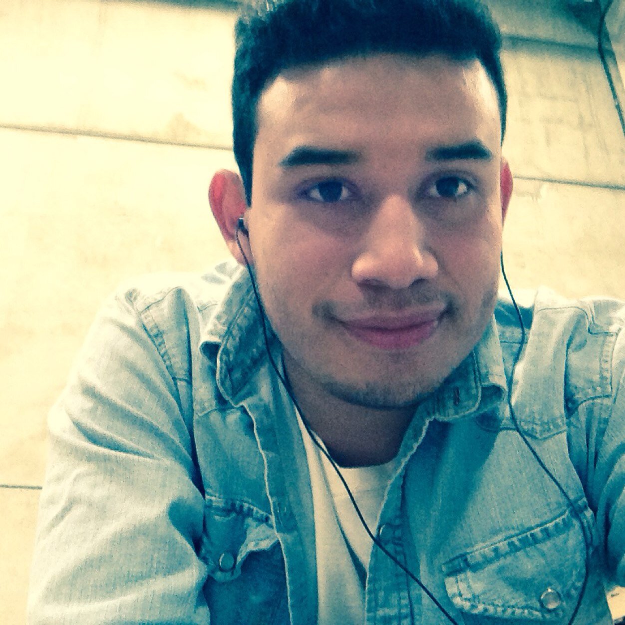 Encesrio queres que te digaa como soy !!