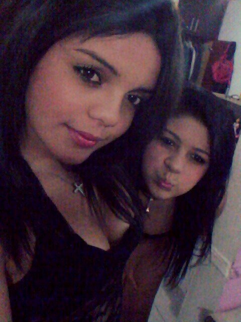 Geminiana ∞ , São Paulina ,Romantica ♥ & carinhosa | Eu só incomodo os fracos. Os fortes andam comigo ! '  Meeu vicio #Twitter *-*   ;]