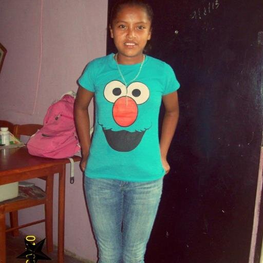 Mi Mejor Amiga: @TudimeJenn                Mi Bff: @La_Diaz_