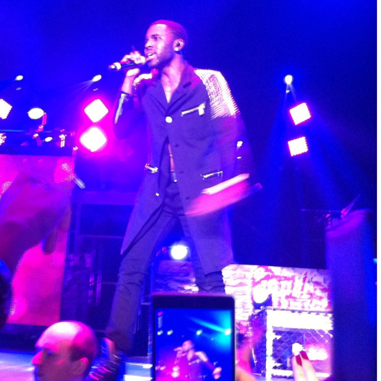 Deruler from the beginning till the end ~ Saw Jason on 24-02-14 #bestdayever ~ I'm the tattoo that will always have your back @jasonderulo ~ #Derulerfamily #1