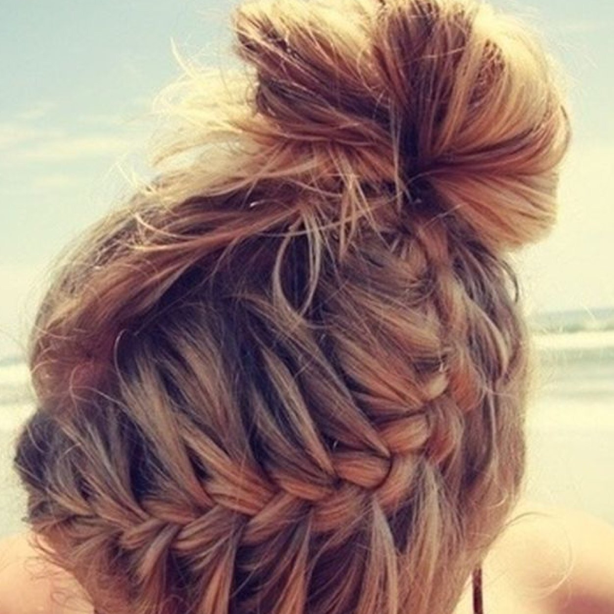 mx_moda's profile picture. Tendencias en ropa, accesorios, estilo de vida y comportamiento. Que marcan la conducta de las personas