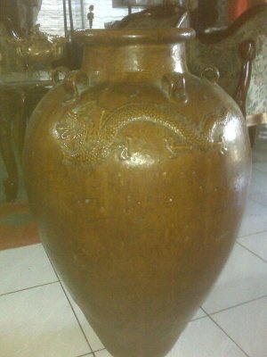 tempatnya barang aneh,antik dan langka.....