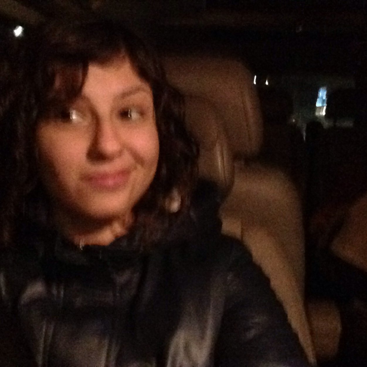 ElifAsatekin's profile picture. nacizane bir öğrenci parçası...