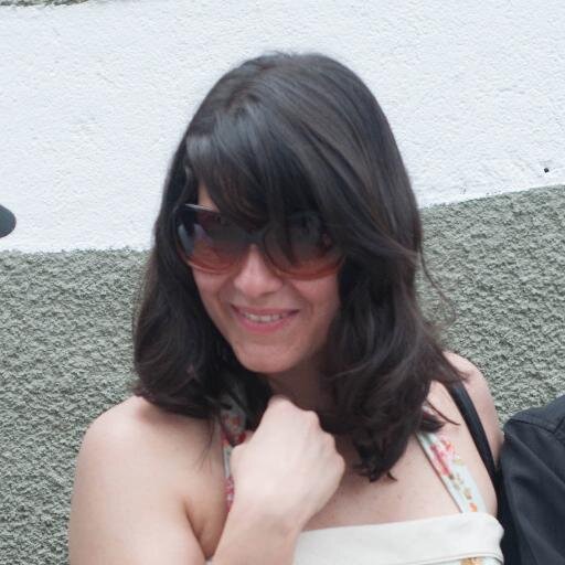 Sou feminista porque sou feia. RPGista aposentada. Produtora de conteúdo para as mentes de crianças (também conhecida como professora do Fundamental 1).