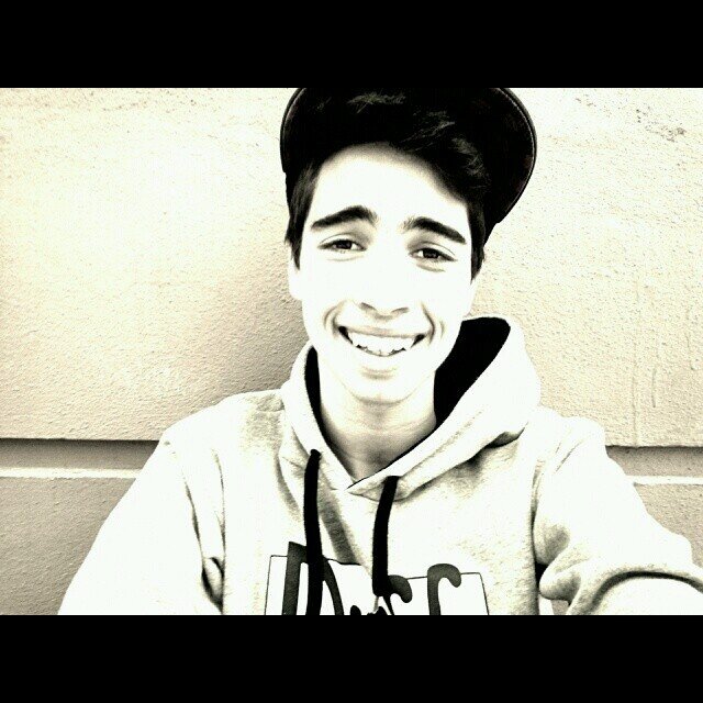 itslikeswag's profile picture. 15.Un estilo propio vale mas que otro cualquiera.Me gusta el futbol,el futbol y ...Ah ! EL FUTBOL. 'Todo sueño no tiene porque acabar'