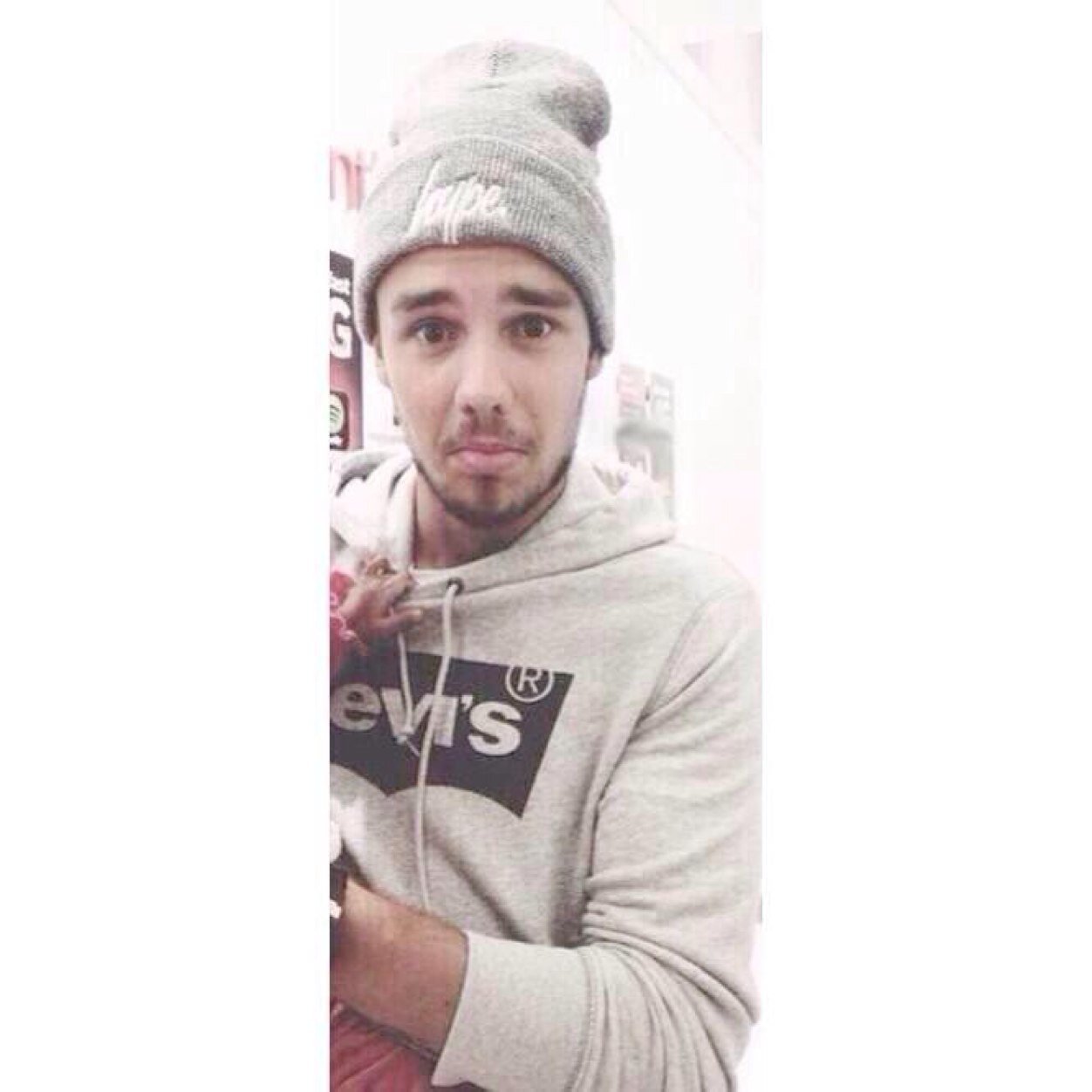 Free follow bc we love you please follow @queenmerel and @pizzxsav