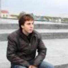 Kruemelfrost's profile picture. В наушниках я счастлив. Не устраивают меня лишь голоса людей, которые я успеваю услышать в перерывах между песнями.