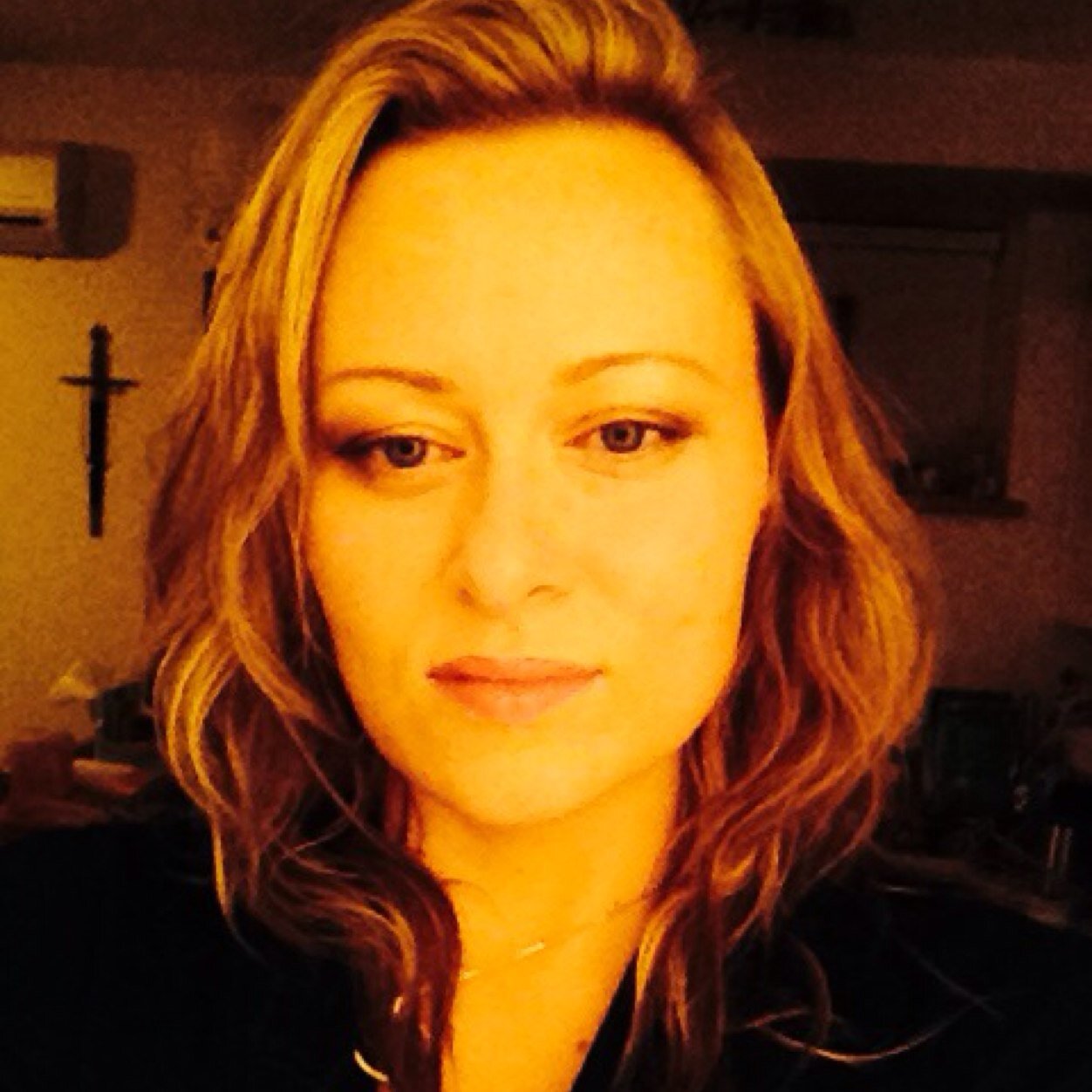 Actress, Artist, Sports Massage Therapist with Joie De Vivre in my soul :)