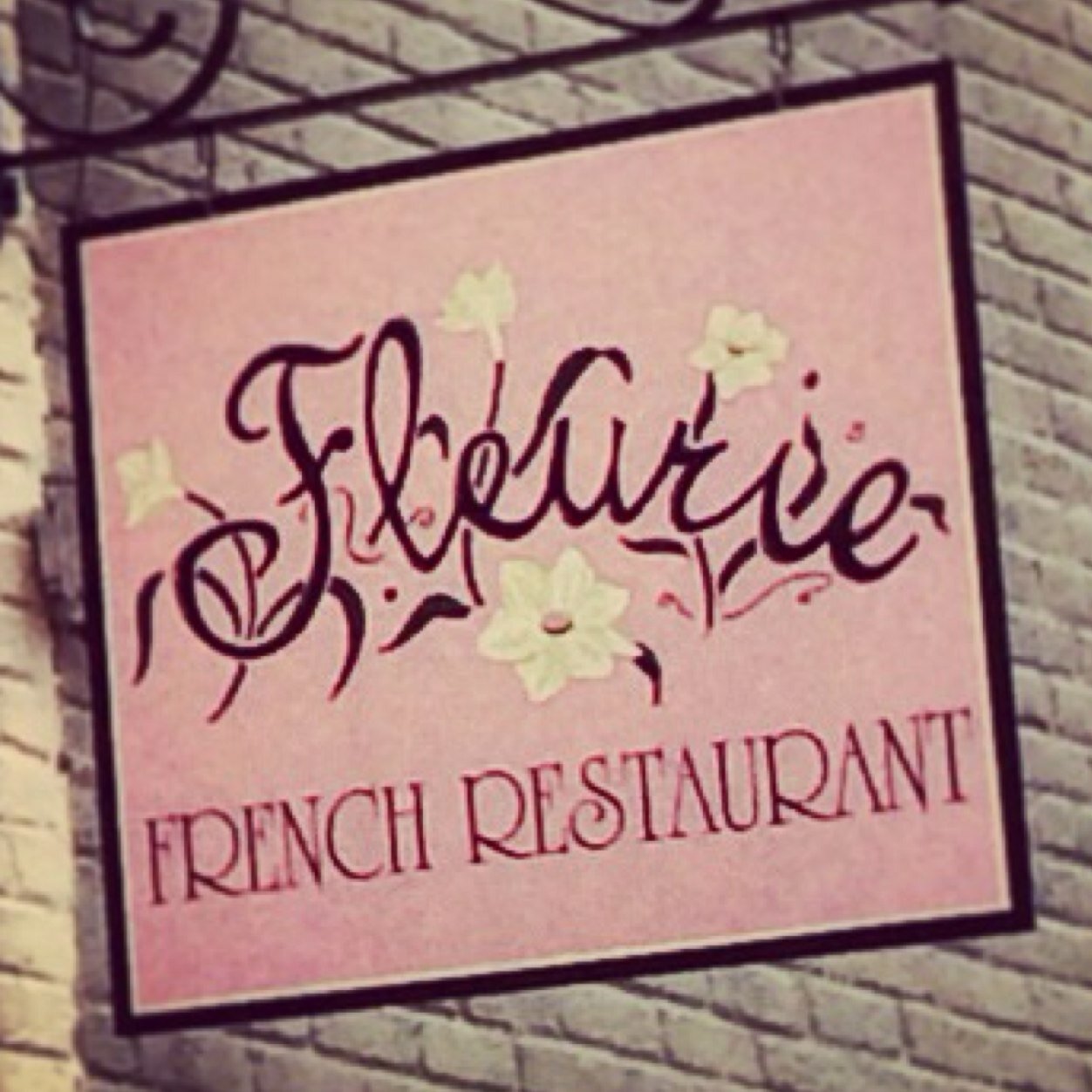 Fleurie French Restaurant, elegant fine dining down one of VA's most storied brick alleyways on the Downtown Mall. Also visit our bistro @PetitPoisCVille