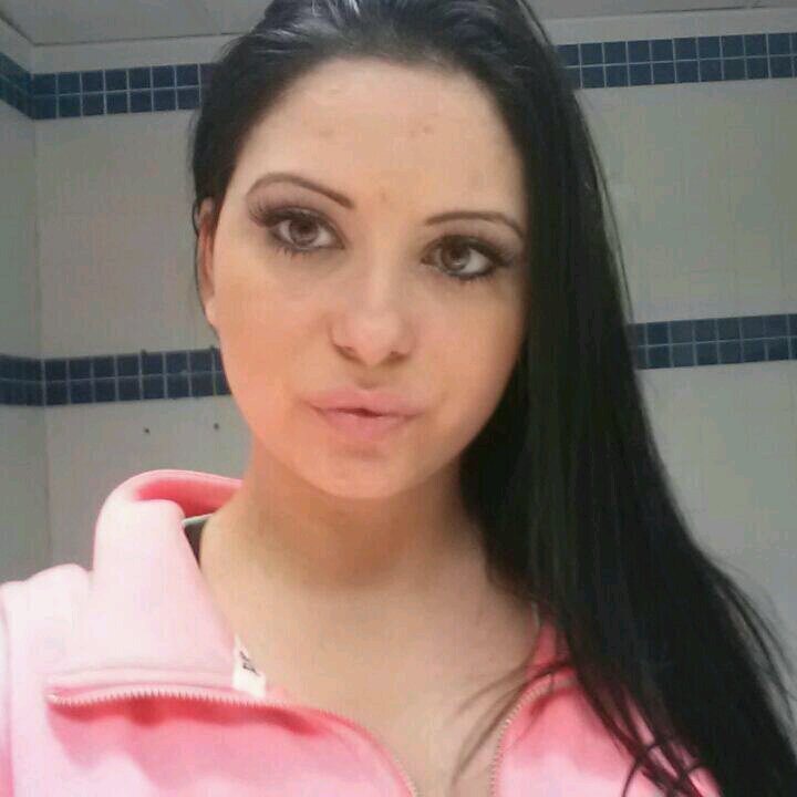 EsparzaAnnie's profile picture. 