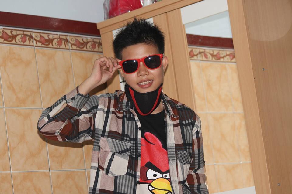 ValentRidiculus's profile picture. pantang mundur sebelum maju.