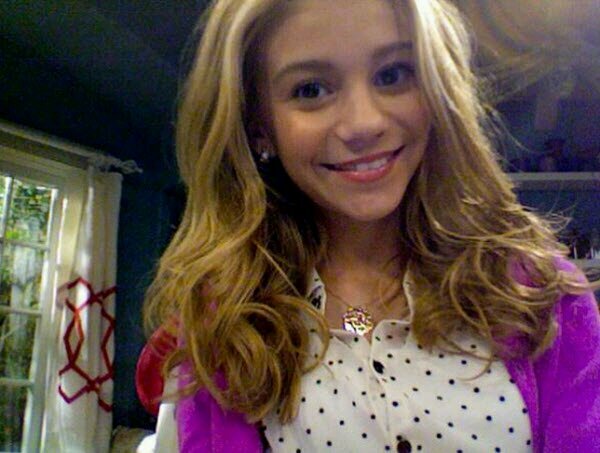 My names is Julie Walters 
and Daughter of Cassandra and Nicholas Age:13 and Single