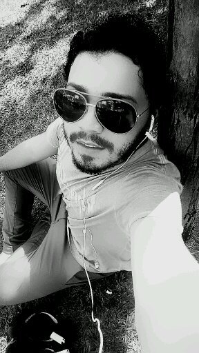 O ceticismo, necessário para um bom analista que percebe e observa tudo, marca minha visão de mundo. eu em poucas palavras ,,,,,,.,,