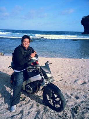 my name is arif nuryulianto, you can call me Arif, I studied in Islamic University of Indonesia Faculty of Law