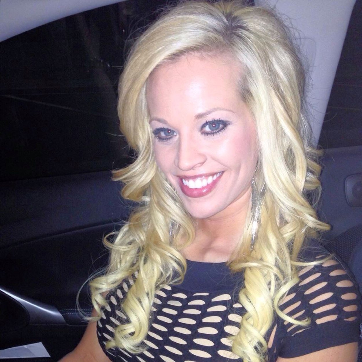 crystal_1kyfan's profile picture. iv gotta right to be wrong bc my mistakes will only make me stronger....do not judge me when u dont know shit about me!!!