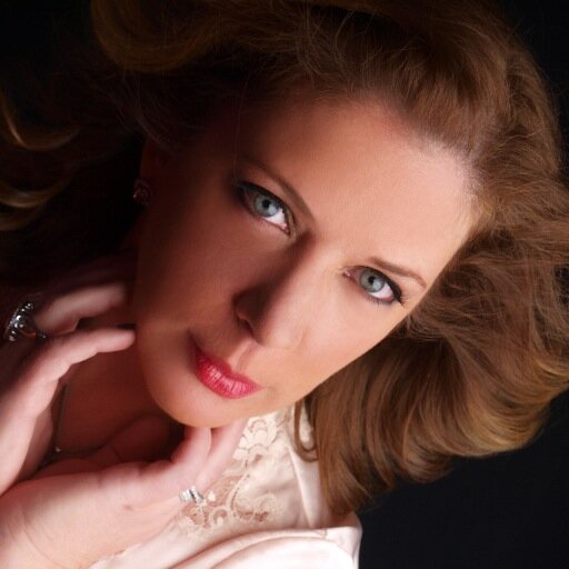 DedeAllure's profile picture. 