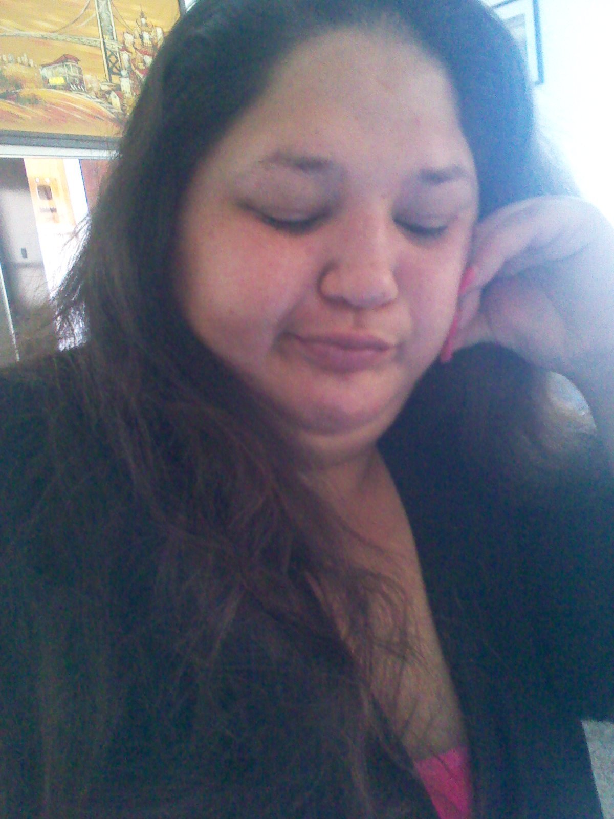 watz good, its sofia. i am 28 yrs old. i am proud mother with a five yrs old. i am promoter. who is into clubbing. hit me up
