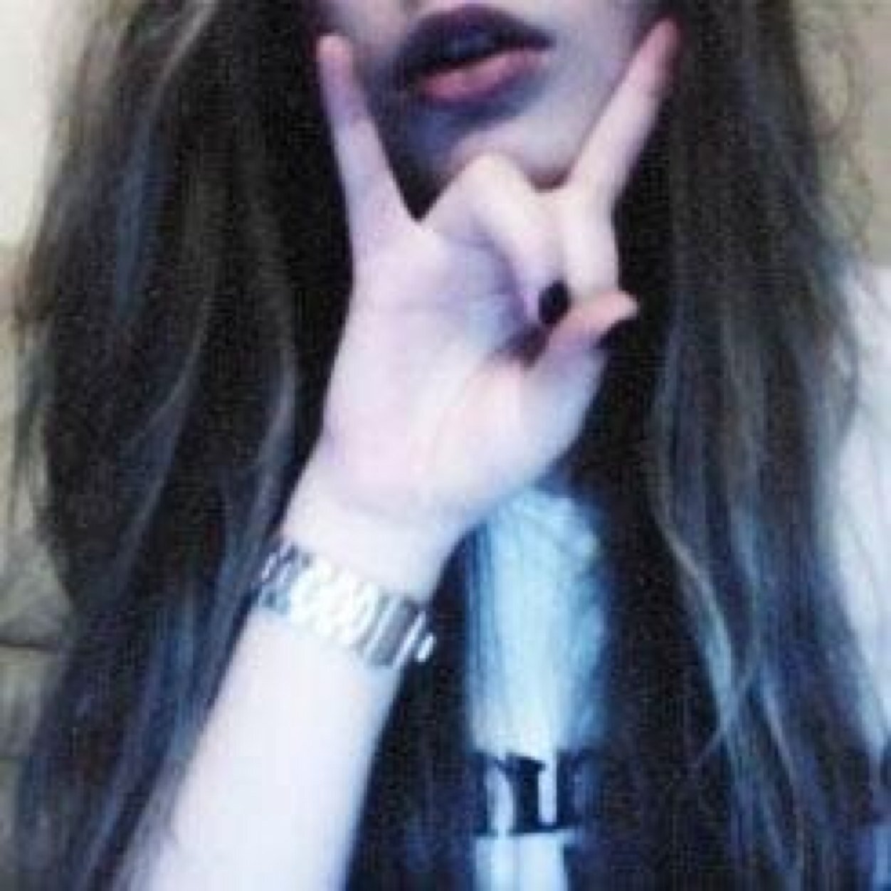 Acho que quando era pequena bati minha cabeça muito forte pra virar larry shipper