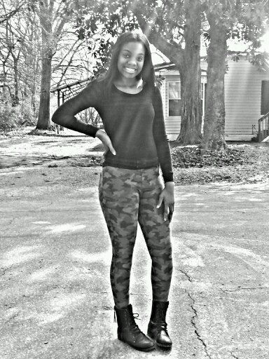- just FOLLOW !! #BearFam #DHS #Cheerleadaaaa #Softball ; FMOI @ohh__thatsyas