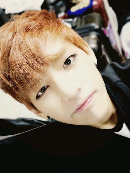 Ayo !!  ผมชื่อ วี สวัสดีนะครับ ผม.วี.bts มาคุยกันหน่อยนะ นี้ฮยองที่แสนดี@BACONBYUNPMFและนี้นูนาสุดสวย @hyunabot1_PMF ครอบครัวสุดน่ารัก ลองคุยกับครอบครัวผมดิ
