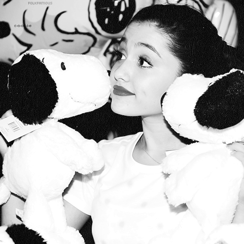 Go follow @AriGrandeAnd1D because she gave you a free follow on this acc