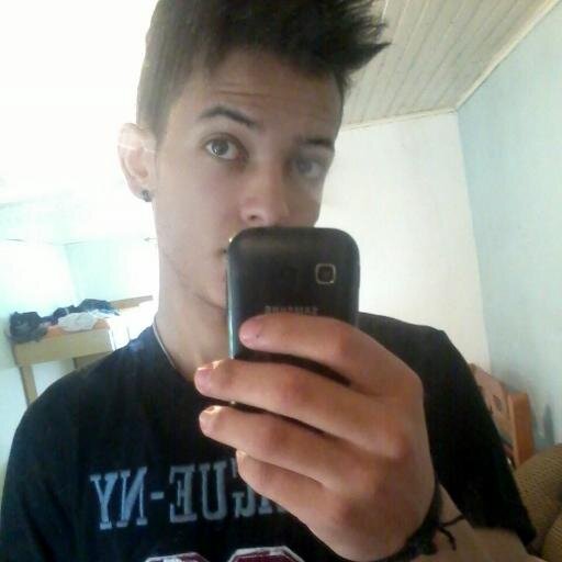 Se vc caiu,levante-se e lute. Nunca esquecendo que: Muitos ja caíram,tentando derrubar Você !!!
