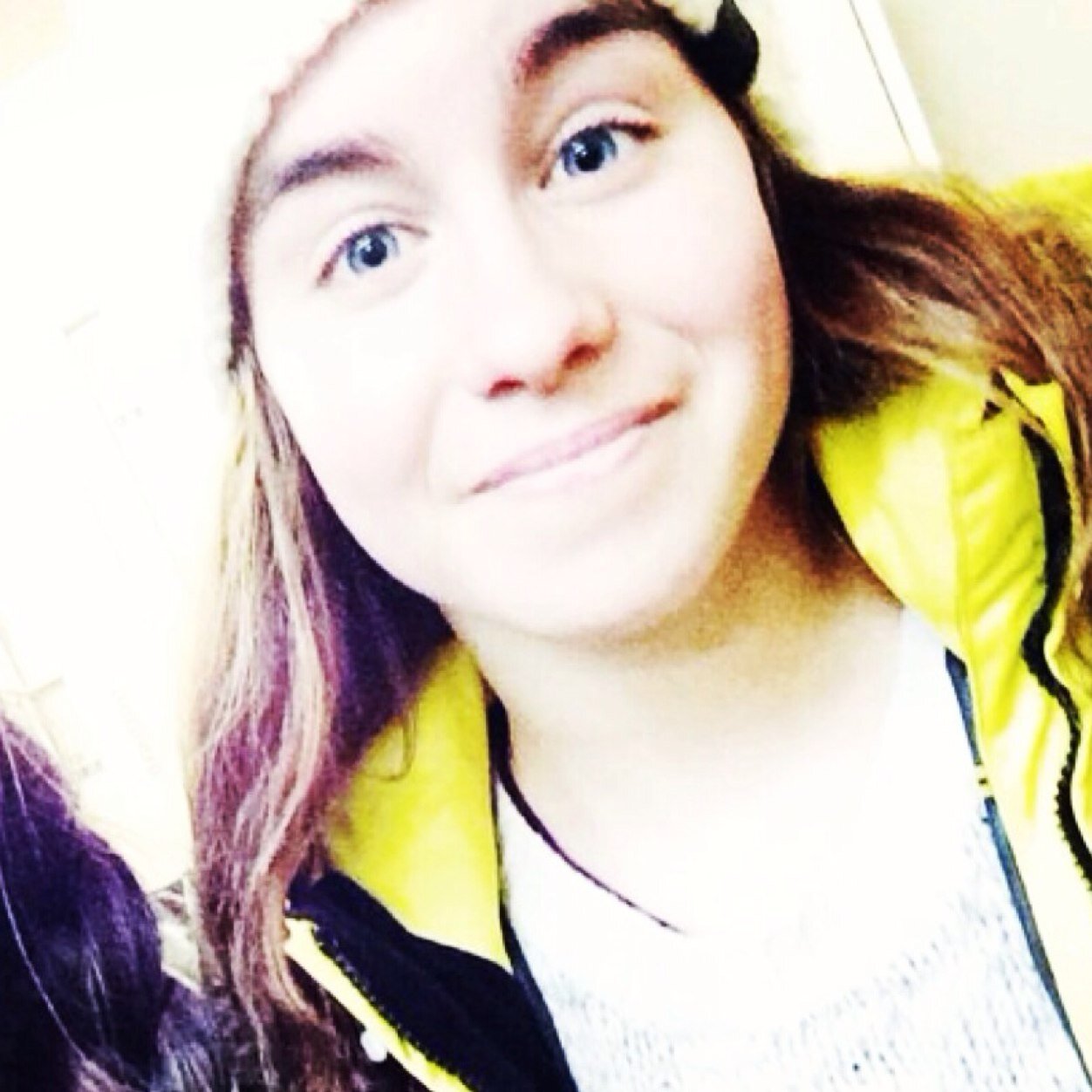 Heyy :)) i'm alice and i'm 14 i loove dance and competitions too!! thks to follow me I follow back:) xxxxx☀️