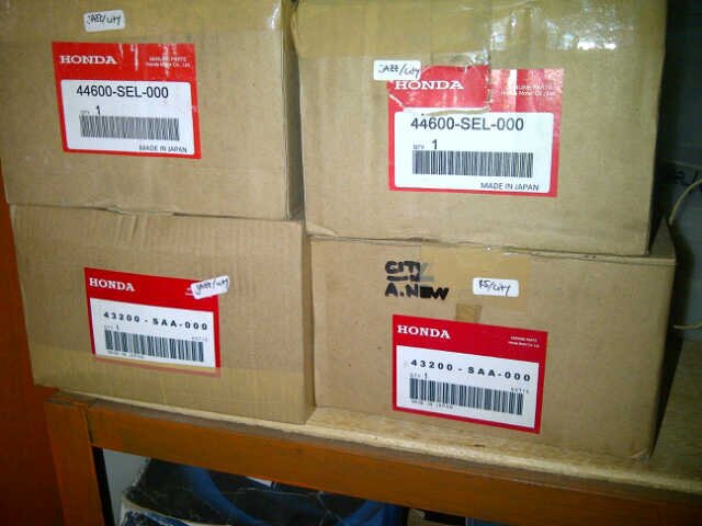 menjual berbagai macam spare part / onderdil / suku cadang mobil honda