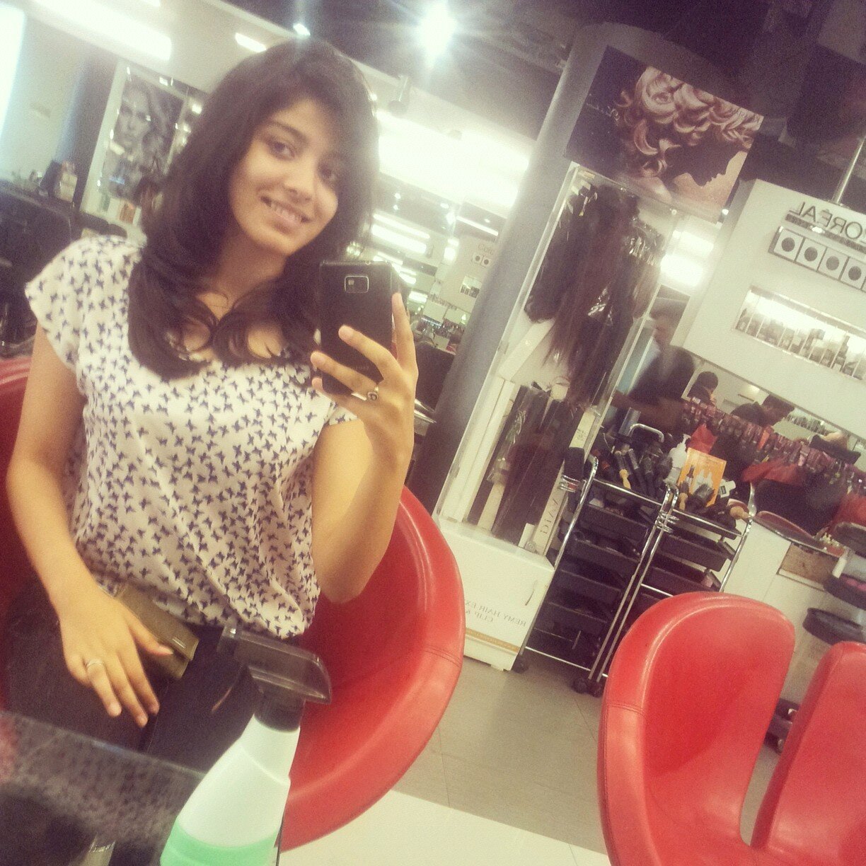Student,18 | Fashion Fanatic | Avid traveler | Stalker|Something in making with an unnatural shopping habit | Aquarian  | Party animal Instagram:  Pallavi21lall