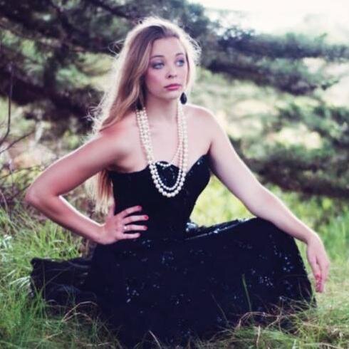 AbigailAStack's profile picture. Living in the Heartland