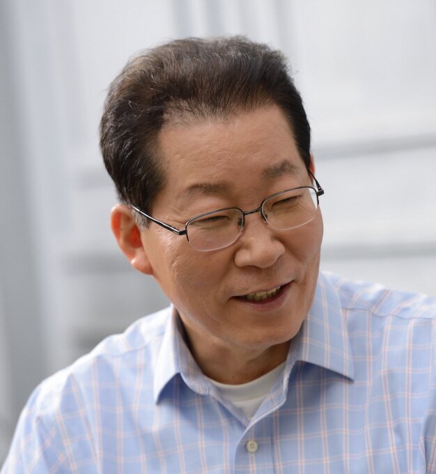 안녕하십니까? 인천시와 인천교육발전을 위해 32년간 달려온 前 국립인천대학교 총장 안경수의 트위터입니다. 인천시민 여러분! 이제 인천의 초중등교육의 발전을 위해 저의 런닝메이트가 되어주십시요. 제가 먼저 앞장서서 달리겠습니다.