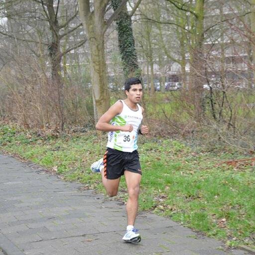 Hardloper bij Olympus'70 Naaldwijk. #Distance #Runner #RuitenburgRunner 1998-27-03 Colombia ! l Top10 NL , loopt somms een tikje te hard;) ~13-10-2014~