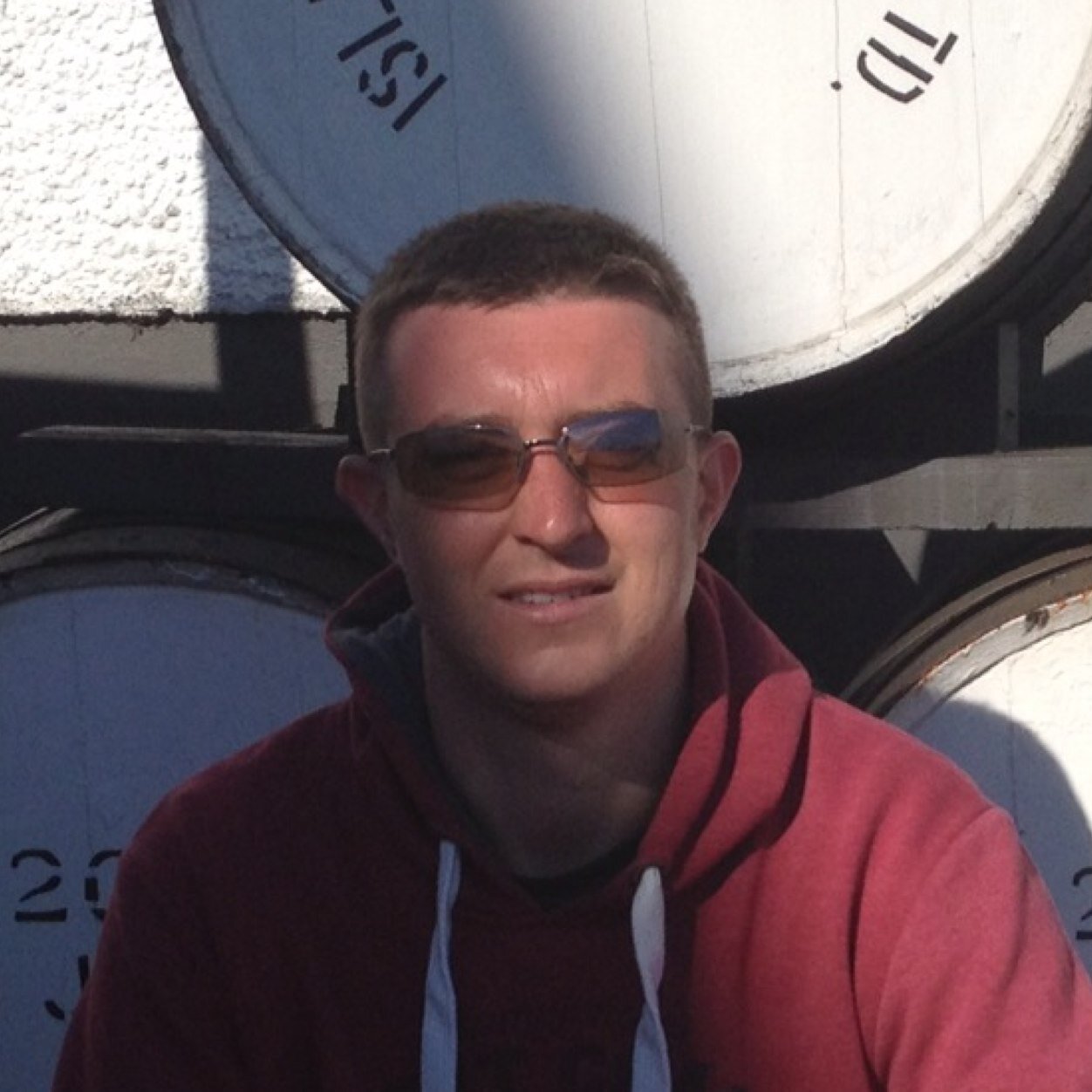 Hi im Chris, i own and run my friendly and proffessional driving school. follow me i will follow back :-)