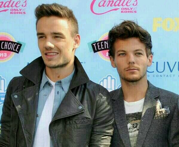 Directioner, Niall Louis Zayn Harry y Liam llenaron mi corazon y no los buedo sacar. Louis Tomilson lo amo. te sigo y me siges de vuelta? gracias :)