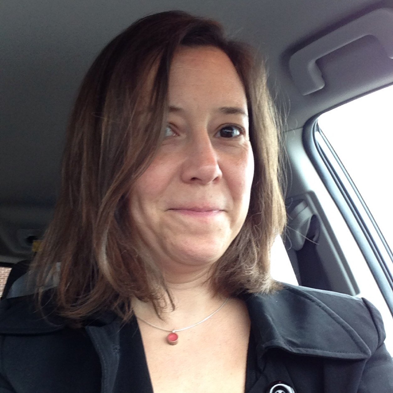 MomtoWinter's profile picture. Book fancier, dog wrangler. Actress and Teaching Artist. Occasional athlete, and let's not talk about my reality tv obsessions.