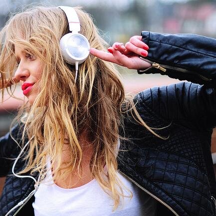 Musique, Vie et Bonheur/ Lyon / Electro . #Jfaiscequejeveuxavecmescheveux