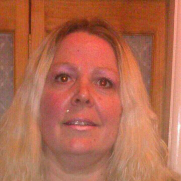 fordjulie73's profile picture. 