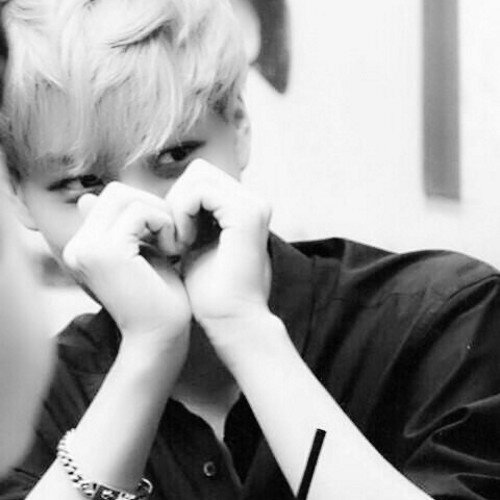 อันยองงง~ผมคิมจงอินคนหล่อ มาคุยกันนะคร้าบบ~อย่าบอกใครนะว่าผมเคะ!!อ่านไบโอผมอยู่..หลงผมล่ะสิ~น้องชายสุดหล่อ @2STD__SEHHUN94  @BTBDCYeol_BOT♥ คนนี้ขี้หวง