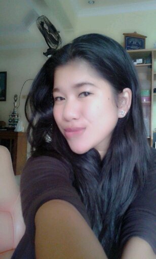 Yenisilalahii's profile picture. Hidupku kuserahkan ke tangan pengasihan Tuhan.