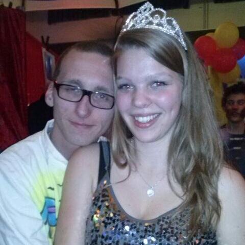 Already taken by @kevintje120 ♥
23-01-2012 ♥ LOVE YOU!!! ♥ YOLO!!! ♥ 
✝ 21-01-2007 lieve opa ♥ ✝ 09-04-2014 lieve oma ♥