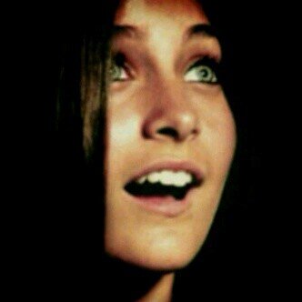 - ɪ̇ love walking ɪ̇n the rain cause then חo̠-oחɐ know ɪ̇'m crying '.  kik:shroog__s