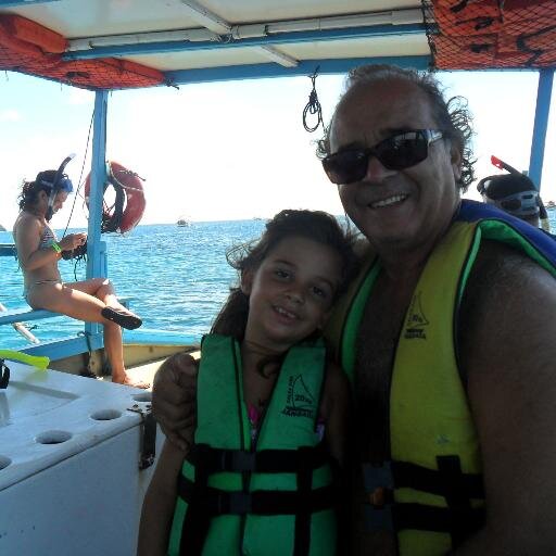 Sou uma pessoa feliz e alegre
