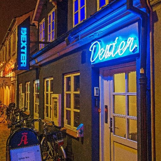 For dem der er vilde med live musik og Dexter. Bliv medlem af Club Dexter/Posten - 200 kr om året og få rabat til koncerter på både Posten og Dexter.