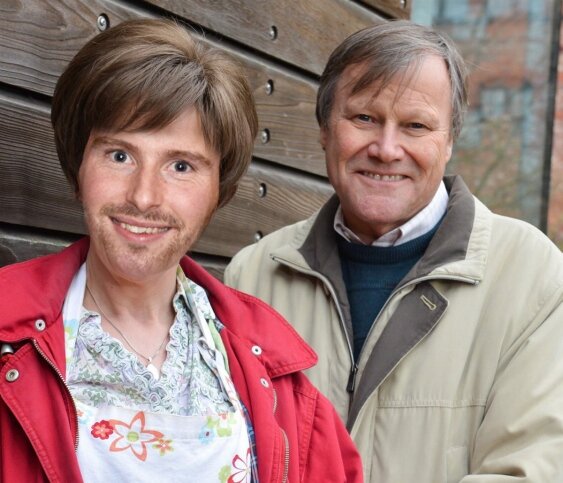 Happily Married to Roy Cropper.